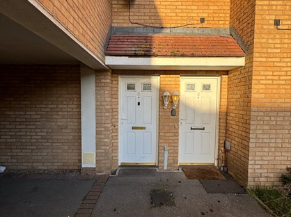 2 Bed Flat, Chequers Close, NN18