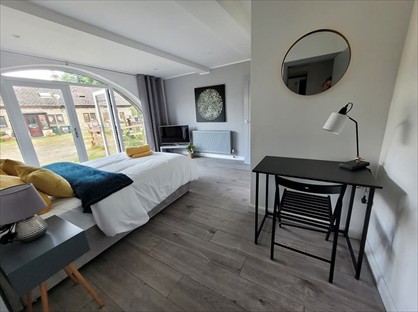 Room in a Shared House, Brow Road, HD1