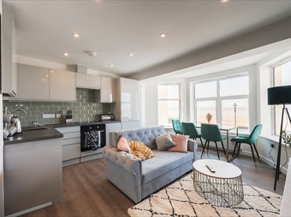 2 Bed Flat, The Round Tower Guest House, TA8