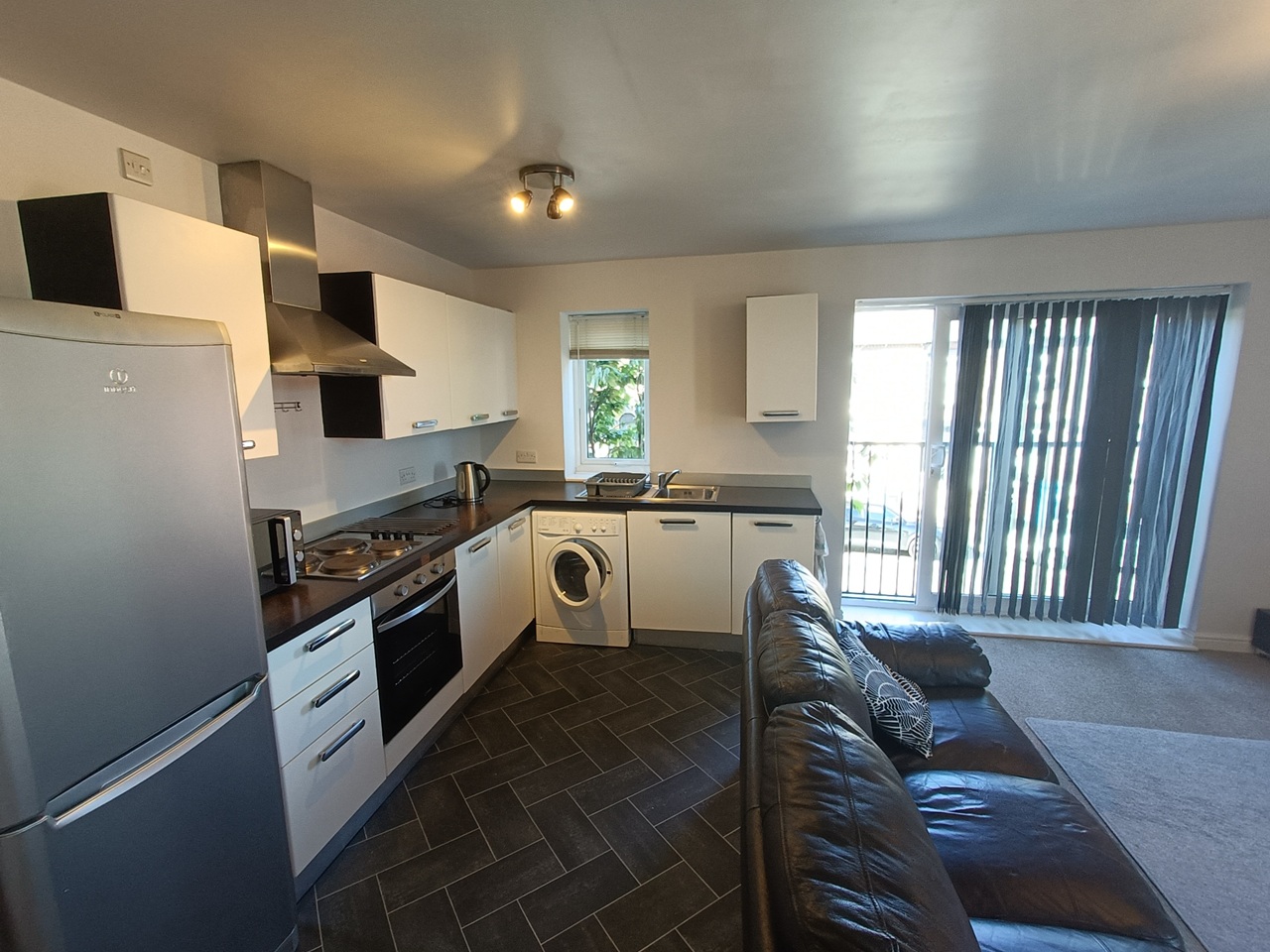 1 Bed Flat, Edmund House, S2