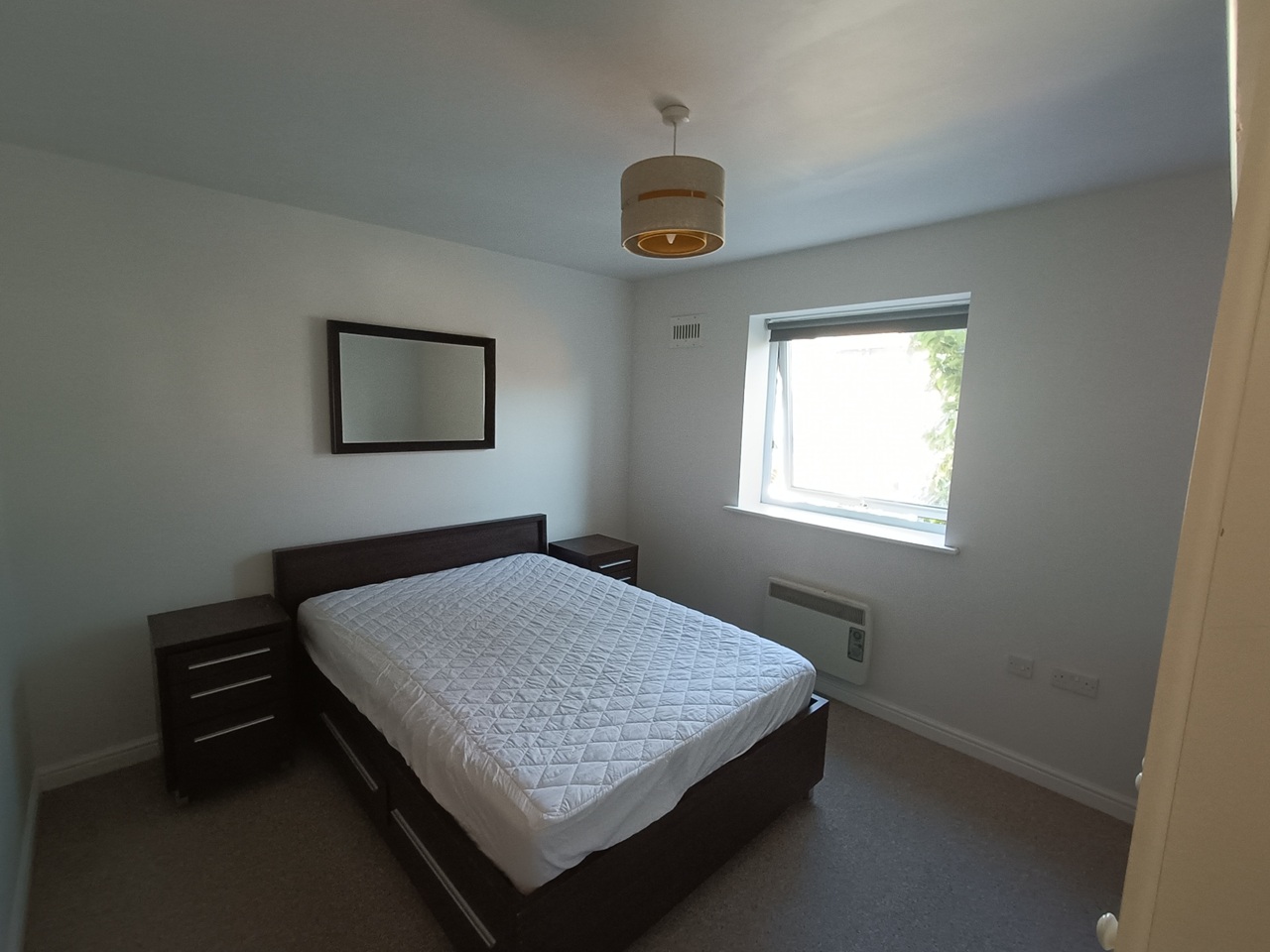 1 Bed Flat, Edmund House, S2 photo 4