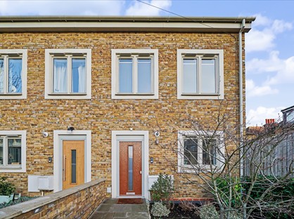 2 Bed Semi-Detached House, Park Rise Road, SE23