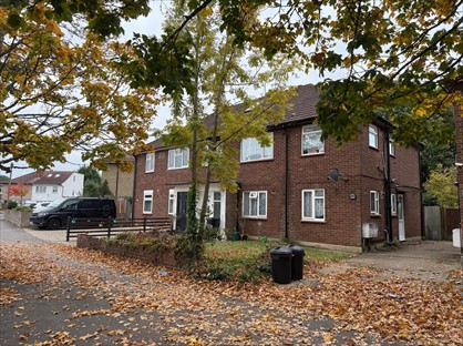 2 Bed Maisonette, Lansbury Drive, UB4