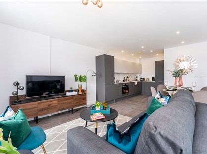 2 Bed Flat, Dover Court, UB2