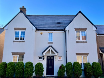 4 Bed Detached House, Collins Drive, RG6