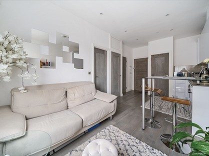 1 Bed Flat, Brickfield Court, SL1