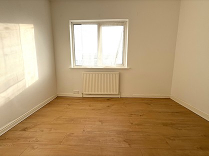 3 Bed Semi-Detached House, Fengate, PE1