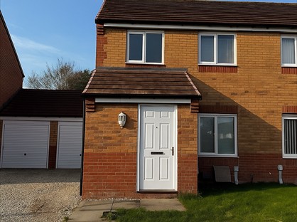 3 Bed Semi-Detached House, Park Row, NG22