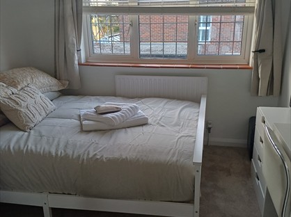 Room in a Shared House, Park Avenue, RH1