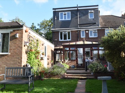 4 Bed Semi-Detached House, Warren Road, BR6