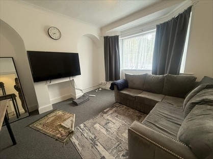 2 Bed Flat, Claybury Broadway, IG5