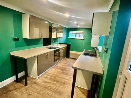 4 Bed Terraced House, Midland Road, NN8