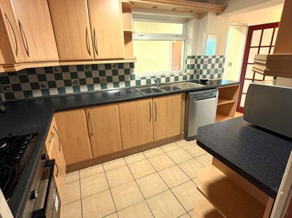 3 Bed Semi-Detached House, Faldo Close, LE4