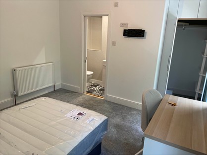 5 Bed Terraced House, Oakwood Road, SA2