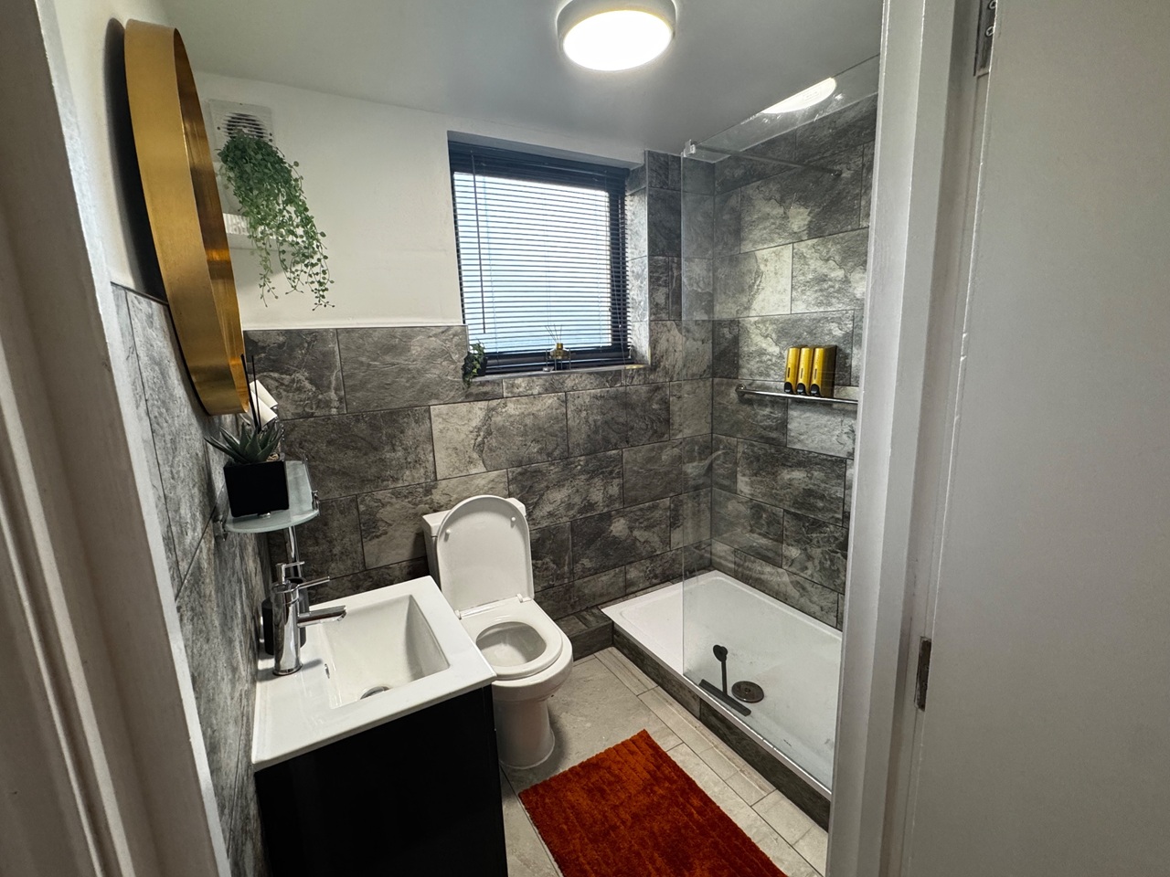1 Bed Flat, Westminster Road, L4 photo 4