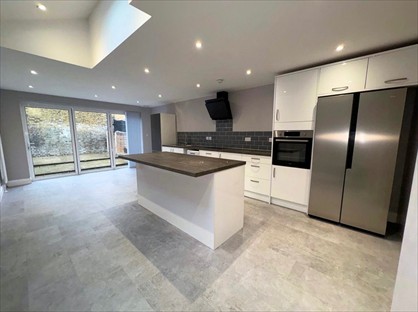 4 Bed Terraced House, Selby Road, E11