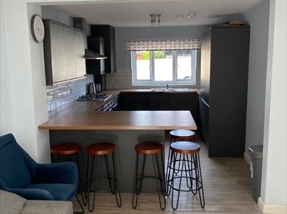 5 Bed Terraced House, Buck Oast Cottages, CT1