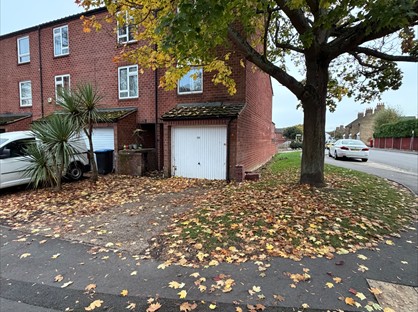 3 Bed Terraced House, Whitehall Road, UB8
