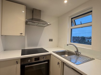 Studio Flat, Willoughby Road, SL3