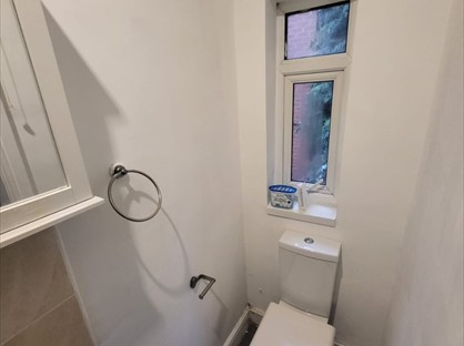 Room in a Shared House, High Street, DY5