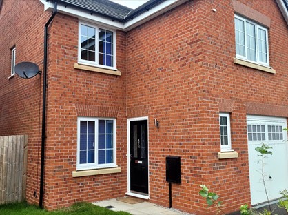 4 Bed Detached House, Southacre Drive, WA3