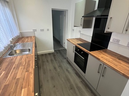 4 Bed Terraced House, Salthouse Road, LA14