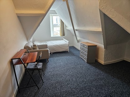 Room in a Shared House, Market Street, TQ1