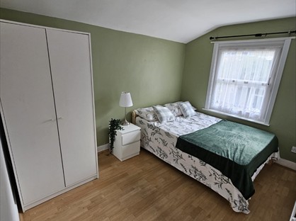 Room in a Shared House, Scales Road, N17