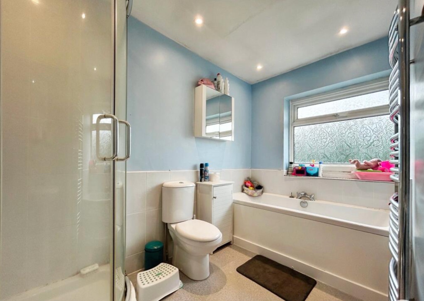 Blackwater, Camberley - 4 Bed Terraced House, Holly Way, GU17 - To Rent ...