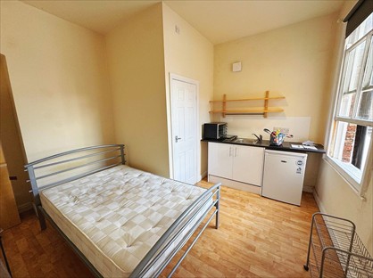 Studio Flat, Portland Street, YO31