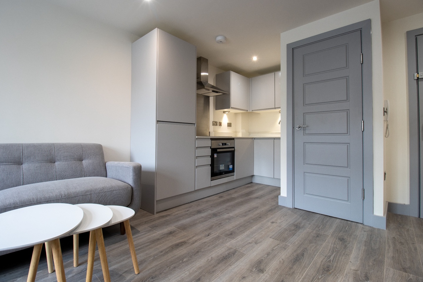 1 Bed Flat, Stanningley Road, LS28 photo 2