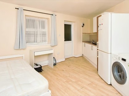 Studio Flat, London, IG11