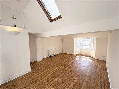 Studio Flat, Clarence Square, BN1