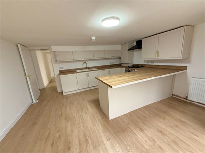 3 Bed Flat, Burton Road, M20