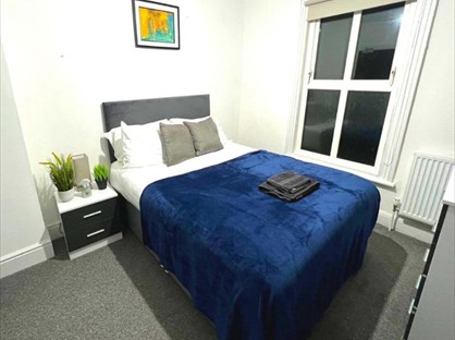 7 Bed Semi-Detached House, Chantry Lane, DN31