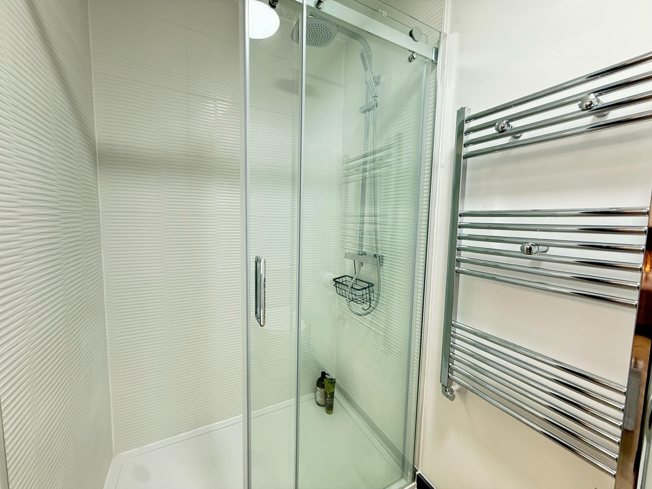 2 Bed Flat, Bicester Road, OX5 photo 3