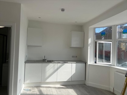 5 Bed Semi-Detached House, Hill House Road, SW16