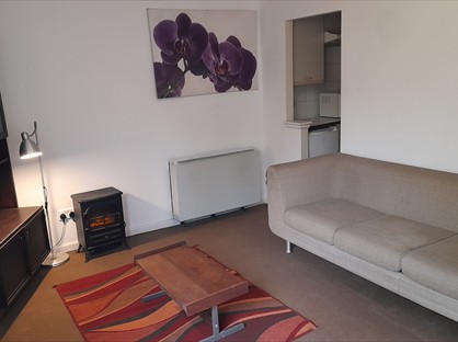 Studio Flat, Grange Road, LL20