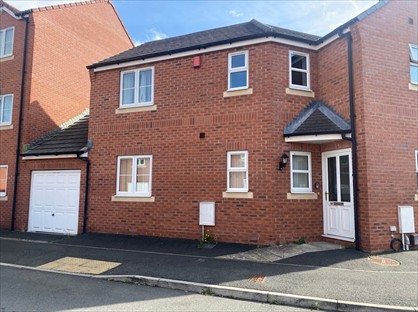 3 Bed Terraced House, Saviano Way, TA6