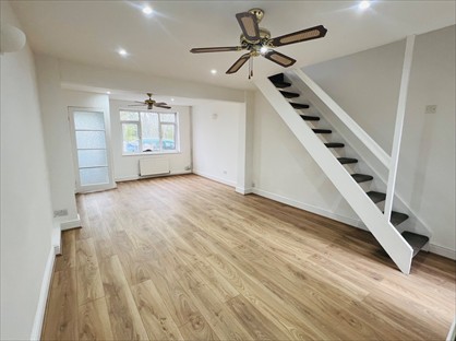 2 Bed Terraced House, Commonside East, CR4