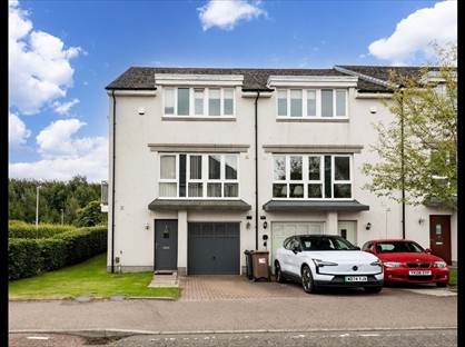 4 Bed End Terrace, Woodlands Walk, AB15