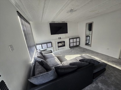 3 Bed Semi-Detached House, Hazlemere Drive, ME7
