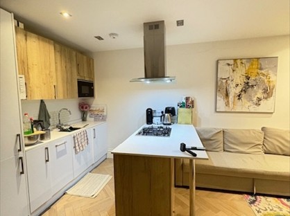 1 Bed Flat, St Mark Hill, KT6