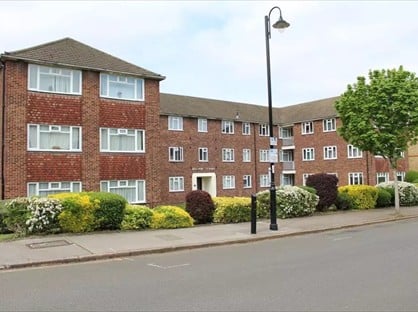 Room in a Shared Flat, Melton Court, CR0