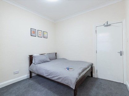 Room in a Shared House, Portland Road, UB2
