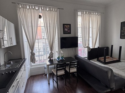 Studio Flat, Eversholt Street, NW1