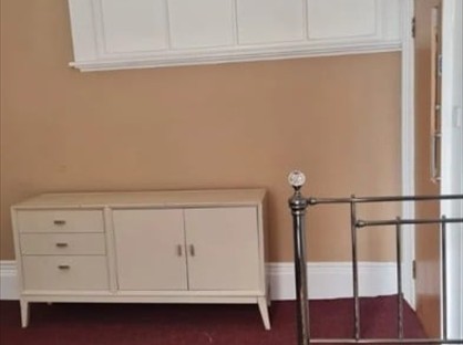 Studio Flat, Bond Str, WF13