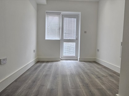 Studio Flat, Dacre Crescent, RM15