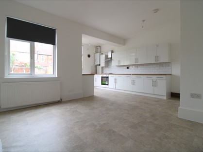 4 Bed Terraced House, Melrose Avenue, CR4
