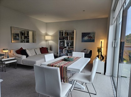 3 Bed Flat, Union Lane, TW7